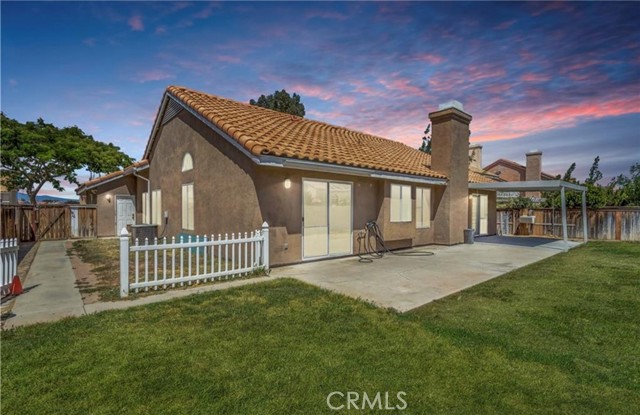 Detail Gallery Image 2 of 11 For 12565 High Desert Rd, Victorville,  CA 92392 - 4 Beds | 2 Baths