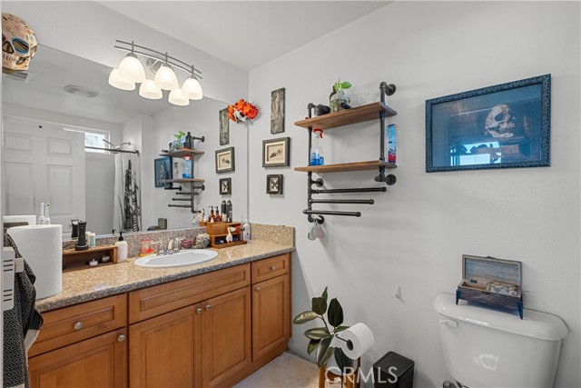 Detail Gallery Image 16 of 25 For 26142 Gravett Pl, Saugus,  CA 91350 - 4 Beds | 3 Baths