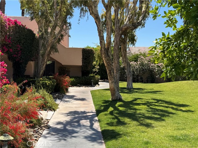 Detail Gallery Image 2 of 23 For 500 E Amado Rd #119,  Palm Springs,  CA 92262 - 2 Beds | 2 Baths