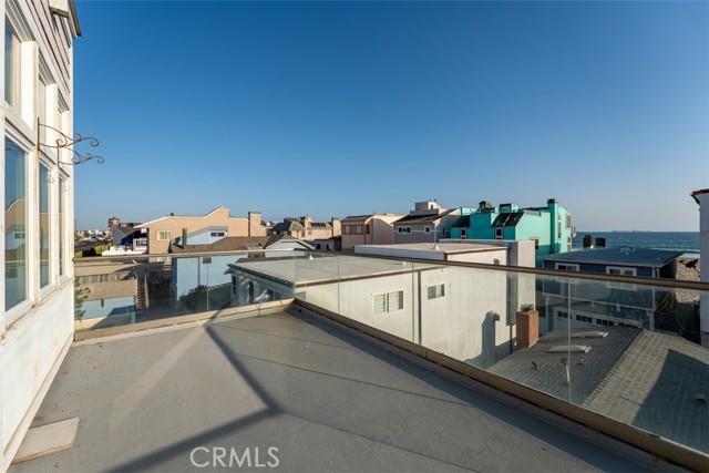 55 B Surfside Avenue, Surfside CA: https://media.crmls.org/medias/a7100b85-fd91-482f-9911-c463663ffbab.jpg