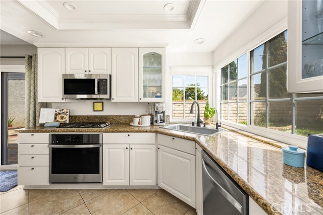 9 New Mdws, Irvine CA: https://media.crmls.org/medias/a7108be0-b6b1-432f-bc38-4589f856050d.jpg