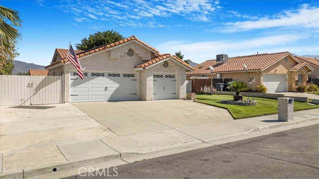 Detail Gallery Image 2 of 31 For 43444 Avenida Miraflores, Hemet,  CA 92544 - 3 Beds | 2 Baths