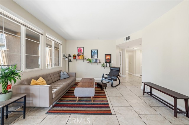 Detail Gallery Image 8 of 33 For 360 W Avenue 26 #215,  Los Angeles,  CA 90031 - 3 Beds | 2 Baths