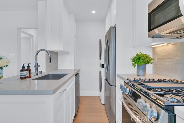 1022 Grant Street, Santa Monica CA: https://media.crmls.org/medias/a711f507-9b02-427e-bd43-19b5fec83701.jpg