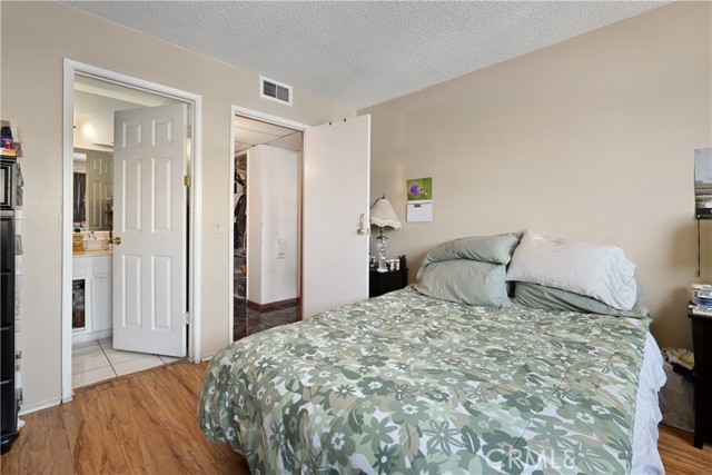 Detail Gallery Image 12 of 18 For 6255 Woodman Ave #103,  Van Nuys,  CA 91401 - 2 Beds | 2 Baths