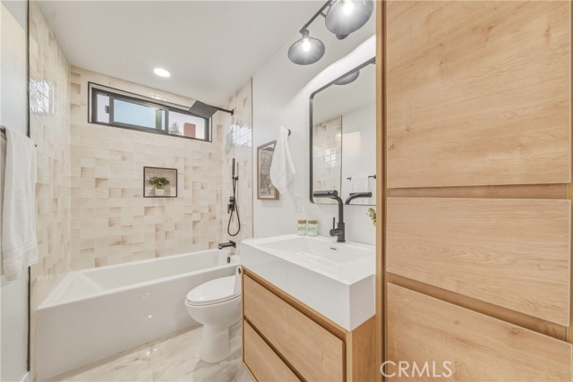 Detail Gallery Image 37 of 59 For 15335 Seine Cir, Irvine,  CA 92604 - 6 Beds | 4 Baths