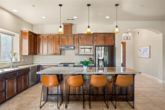 Detail Gallery Image 6 of 44 For 3368 Summit Ridge, Chico,  CA 95928 - 4 Beds | 3 Baths