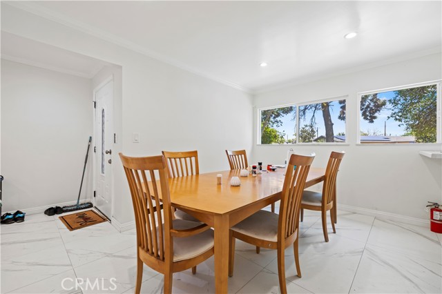 Detail Gallery Image 11 of 47 For 11329 Mclennan Ave, Granada Hills,  CA 91344 - 7 Beds | 2 Baths