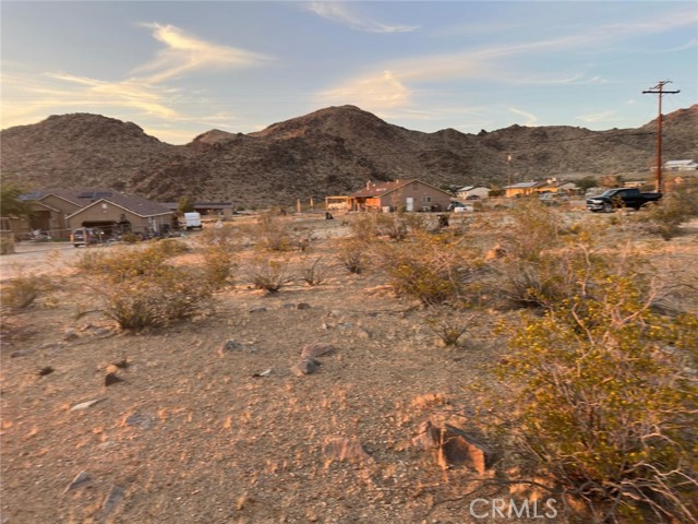 2 Old Mine Road, Apple Valley CA: https://media.crmls.org/medias/a7143d04-d772-45f0-acf6-3f75cec5ca3e.jpg