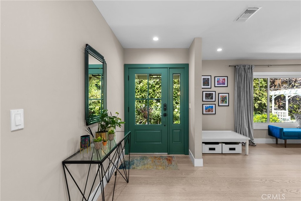 MLS #OC25159047 image #5