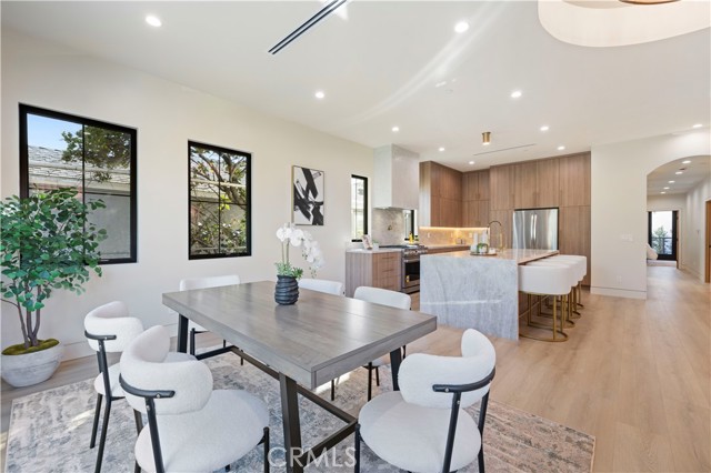 Detail Gallery Image 11 of 73 For 4026 Garden Ave, Los Angeles,  CA 90039 - 5 Beds | 4/2 Baths