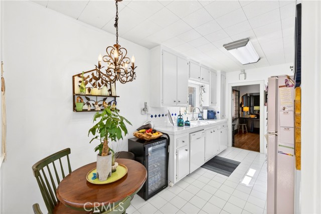 Detail Gallery Image 16 of 35 For 40 La Verne Ave, Long Beach,  CA 90803 - 4 Beds | 3 Baths