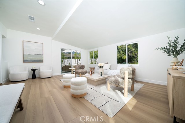 Front Image Thumbnail for CROC26029198