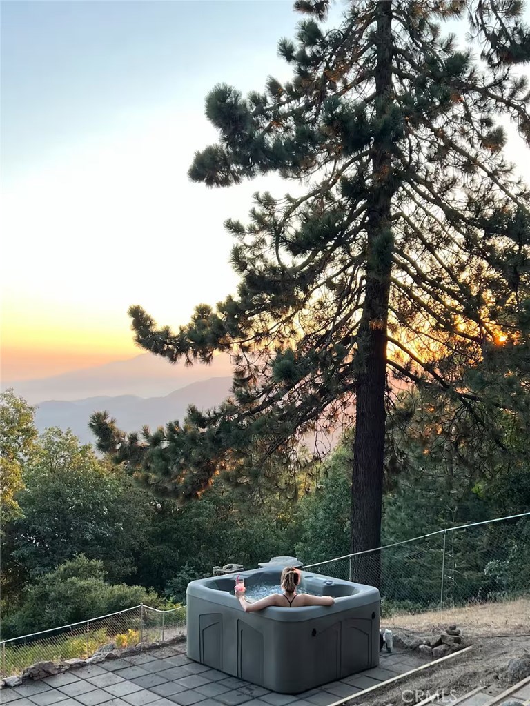 https://media.crmls.org/medias/a7176529-16d8-473f-9dab-d5414a800421.jpg?preset=X-Large