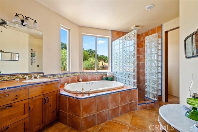 5085 Martingale Circle, San Miguel CA: https://media.crmls.org/medias/a718868c-6f0c-4855-9076-50c15c855b6f.jpg