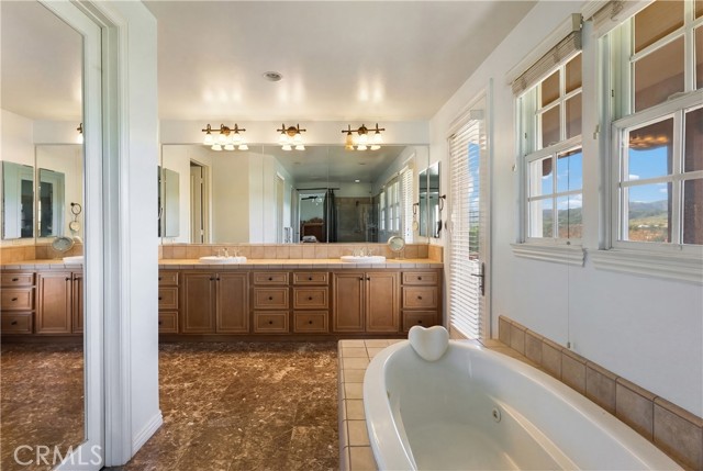 Detail Gallery Image 14 of 58 For 4591 Camino Del Sol, Calabasas,  CA 91302 - 4 Beds | 4 Baths
