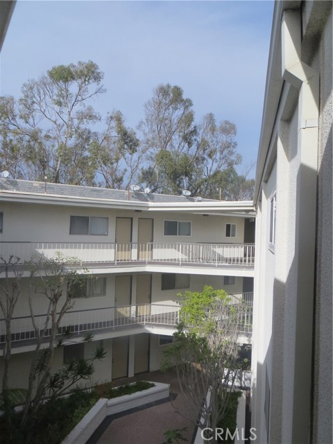 1108 Camino Real, Redondo Beach, California 90277, 2 Bedrooms Bedrooms, ,2 BathroomsBathrooms,Residential,Sold,Camino Real,PV17004872