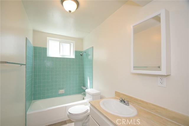 Detail Gallery Image 22 of 23 For 2400 Marshallfield Ln, Redondo Beach,  CA 90278 - – Beds | – Baths