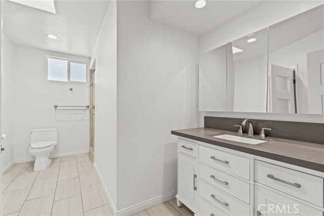 Detail Gallery Image 14 of 28 For 4506 El Abaca Pl, Tarzana,  CA 91356 - 4 Beds | 2/1 Baths