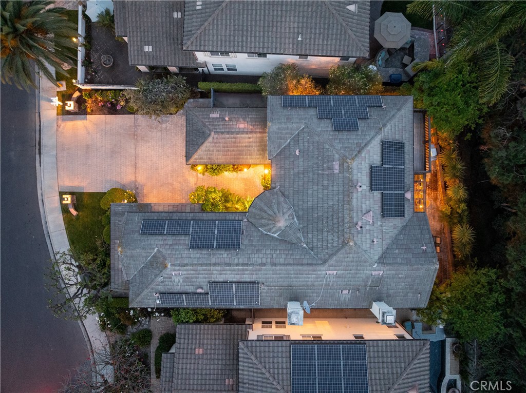 https://media.crmls.org/medias/a71a8da9-319e-418e-86a9-a69d88f616fc.jpg?preset=X-Large