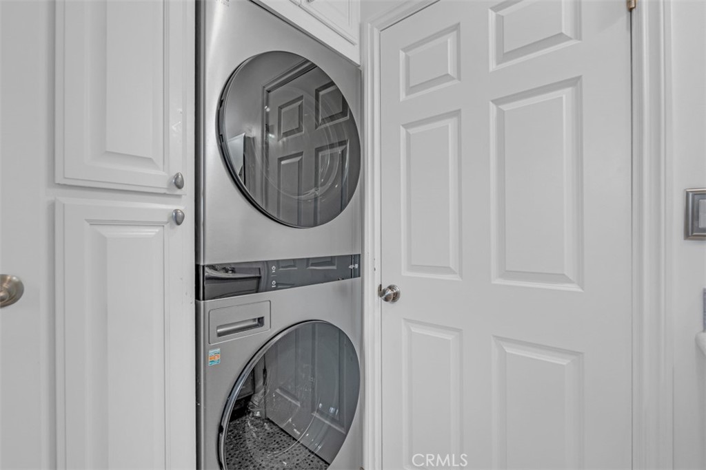 https://media.crmls.org/medias/a71ab90a-9785-43c3-a6a4-77e930968f7b.jpg?preset=X-Large