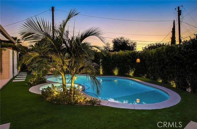 Detail Gallery Image 14 of 72 For 8161 Encino Ave, Northridge,  CA 91325 - 4 Beds | 3 Baths