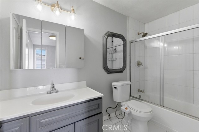 Detail Gallery Image 17 of 24 For 2100 W Palmyra #33,  Orange,  CA 92868 - 3 Beds | 1/1 Baths