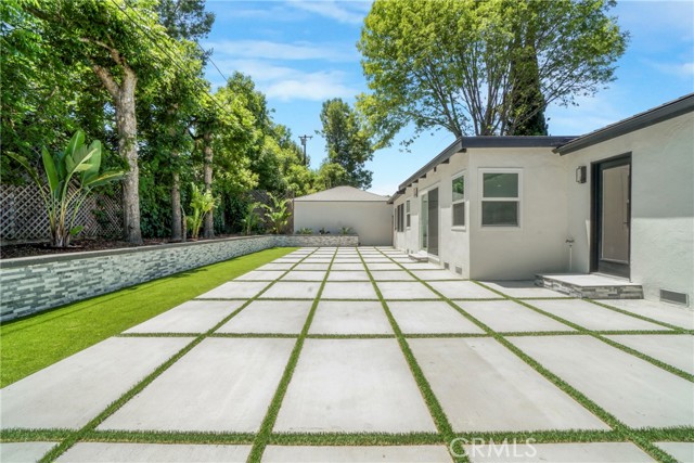 Detail Gallery Image 20 of 32 For 19120 Bessemer St, Tarzana,  CA 91335 - 4 Beds | 3 Baths