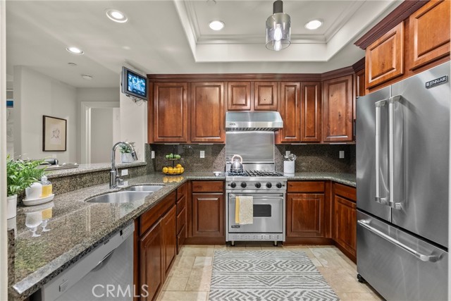 Detail Gallery Image 23 of 32 For 12044 Hoffman St #204,  Studio City,  CA 91604 - 3 Beds | 3 Baths