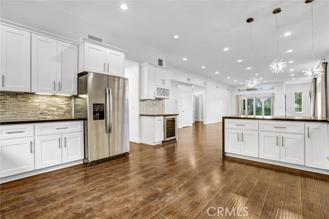 Detail Gallery Image 13 of 30 For 22202 Avenue San Luis, Woodland Hills,  CA 91364 - 3 Beds | 3 Baths