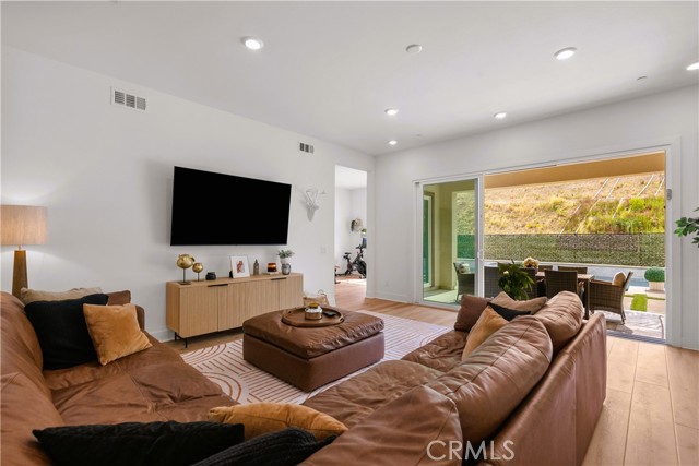 29467 Camino Saguaro, Valencia CA: https://media.crmls.org/medias/a71d7016-3cc3-4871-acfc-1db024b9f6d3.jpg