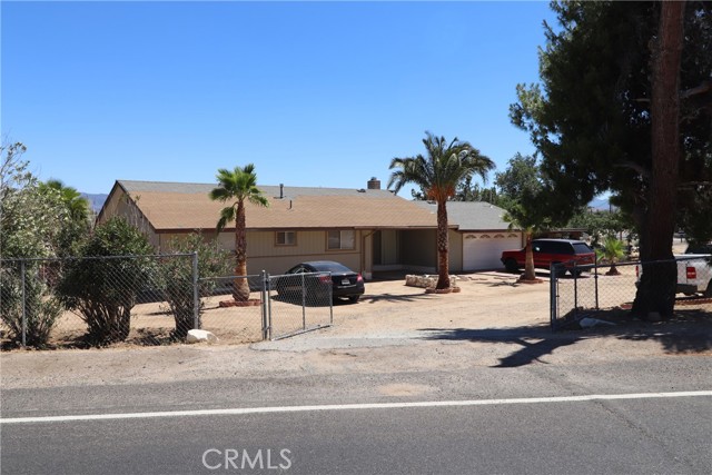 8255 E Avenue, Hesperia CA: https://media.crmls.org/medias/a71e5618-591e-45fc-8133-6ccc695fbbae.jpg