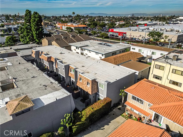 1155 11th Street, Manhattan Beach, California 90266, 3 Bedrooms Bedrooms, ,3 BathroomsBathrooms,Residential,Sold,11th,SB24140356