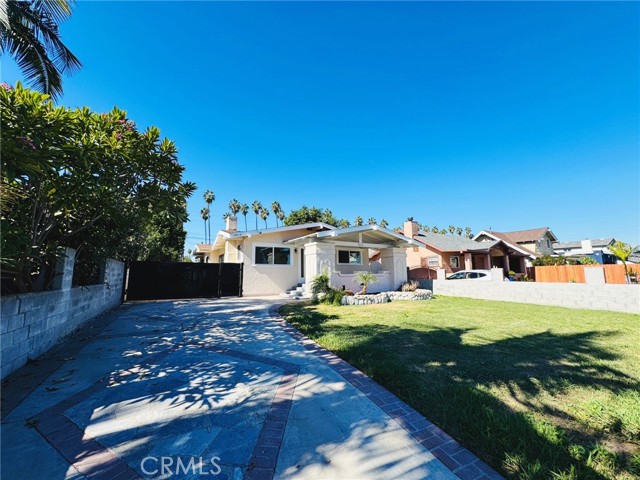 Detail Gallery Image 2 of 22 For 4715 5th Ave, Los Angeles,  CA 90043 - 4 Beds | 2 Baths