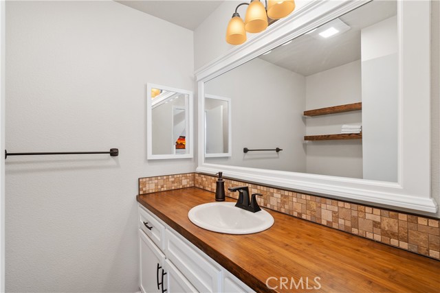 Detail Gallery Image 13 of 26 For 26007 Alizia Canyon Dr a,  Calabasas,  CA 91302 - 3 Beds | 2/1 Baths