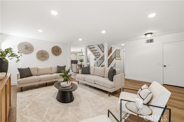 Detail Gallery Image 5 of 32 For 24603 Little Oak, Newhall,  CA 91321 - 5 Beds | 4 Baths