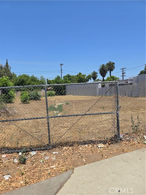 Image 11 of 47 For 855 Holt Avenue