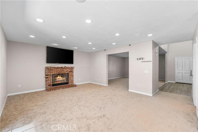 3046 W Avenue J4, Lancaster CA: https://media.crmls.org/medias/a7226f66-90cd-418d-9a3d-c7aa501e8681.jpg