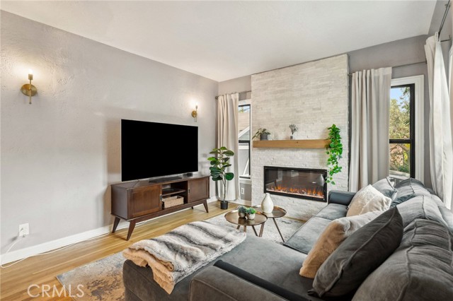 1812 Las Flores Drive, Los Angeles CA: https://media.crmls.org/medias/a722853b-6d4d-461a-959f-81639f1cbd53.jpg
