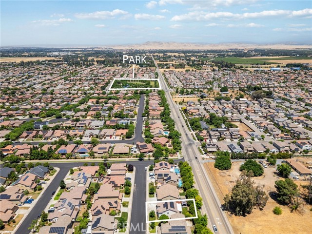 1697 Whiteash Avenue, Clovis CA: https://media.crmls.org/medias/a723176e-e39f-456e-86e2-2dc00ba6b13c.jpg