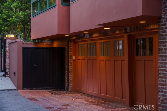 Detail Gallery Image 66 of 73 For 2323 S Beverly Glen Bld #9,  Los Angeles,  CA 90064 - 3 Beds | 5 Baths
