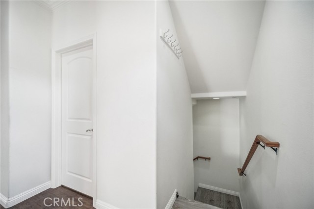 Detail Gallery Image 13 of 37 For 17311 Chatsworth St #4,  Granada Hills,  CA 91344 - 3 Beds | 2/1 Baths