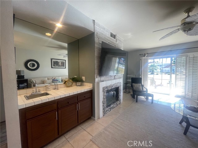 Image 10 of 57 For 43756 Avenida Alicante