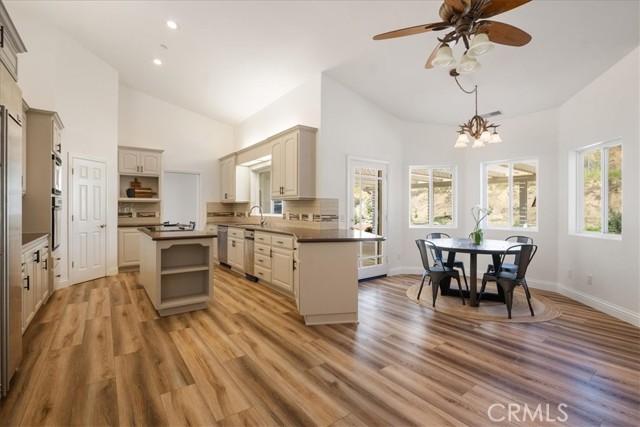 Detail Gallery Image 7 of 47 For 29563 Valley Stream Rd, Valley Center,  CA 92082 - 4 Beds | 2/1 Baths