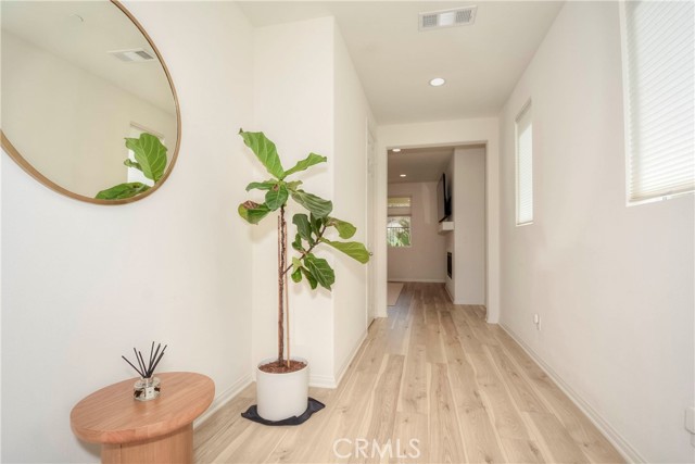 Detail Gallery Image 4 of 46 For 24218 Hillcrest, Corona,  CA 92883 - 3 Beds | 2/1 Baths