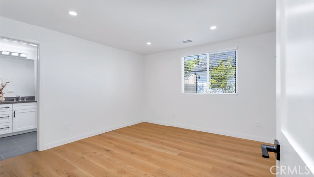 318 N Catalina, Burbank CA: https://media.crmls.org/medias/a7283d54-7392-4787-9edd-11250433b494.jpg