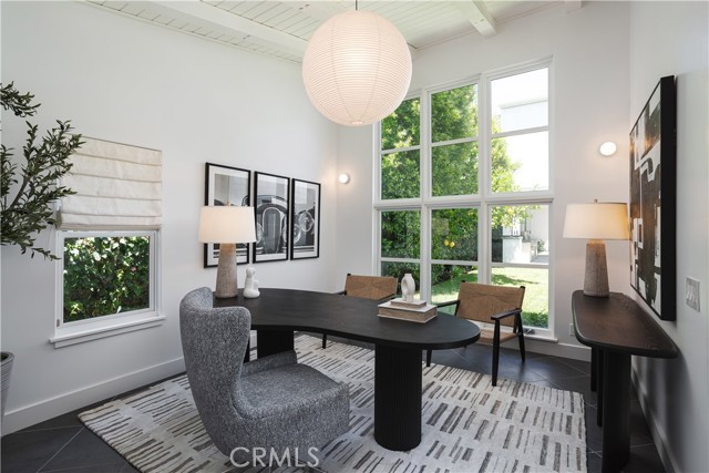 2217 Laurel Place, Newport Beach CA: https://media.crmls.org/medias/a728988b-17a8-4892-952f-0bf2aa6541c0.jpg