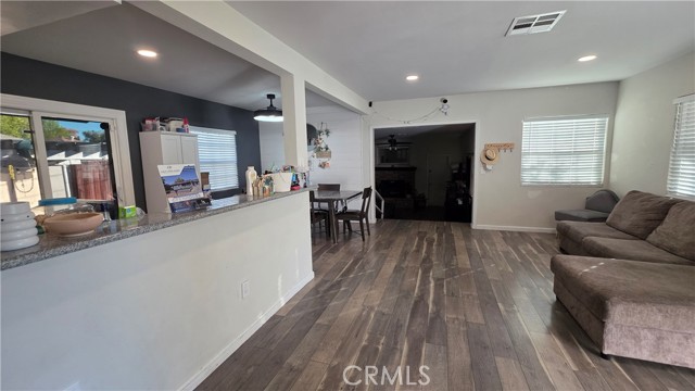 Detail Gallery Image 12 of 32 For 5793 Osbun, San Bernardino,  CA 92404 - 3 Beds | 3 Baths