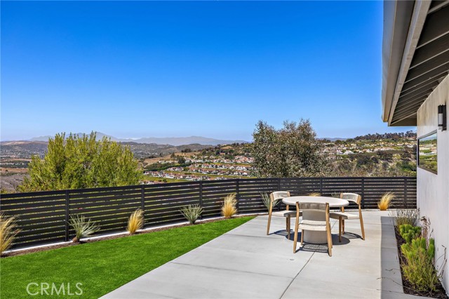 820 Calle Mendoza, San Clemente CA: https://media.crmls.org/medias/a7291380-f751-4b36-a66e-8e6aa52eea27.jpg