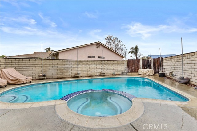 Detail Gallery Image 23 of 27 For 869 Fillmore Ct, Hemet,  CA 92543 - 3 Beds | 2/1 Baths